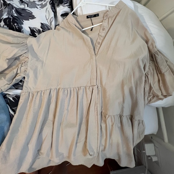 Nasty Hal Cream Rag oversized ruffle dress - Picture 4 of 4